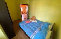 Apartament cu 2 camere, 48 mp, etaj , balcon, parcare, zona Florilor