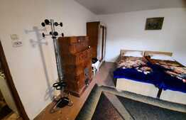 Casa cu teren de 1392 mp in zona strazii Bucuresti