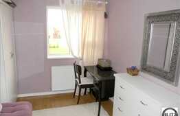 Apartament de vanzare cu 3 camere, mobilat partial