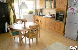 Apartament de vanzare cu 3 camere, mobilat partial