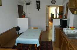 Apartament 3 camere, 70 mp, decomandat, zona UMF