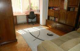 Apartament 3 camere, 70 mp, decomandat, zona UMF