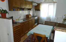 Apartament 3 camere, 70 mp, decomandat, zona UMF