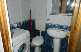 Apartament 3 camere, 70 mp, decomandat, zona UMF