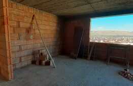 EXCLUSIVITATE! Apartament 3 camere, 58 mp, terasa 15mp, gradina 20mp, zona Sub Cetate