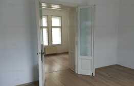 Spatiu comercial ultracentral, 175 mp, vitrina la strada