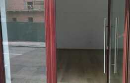 Spatiu comercial ultracentral, 175 mp, vitrina la strada