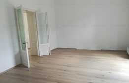 Spatiu comercial ultracentral, 175 mp, vitrina la strada