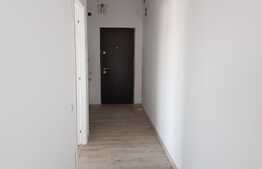 Apartament 2 camere, luminos, 2 balcoane, loc parcare! Zona strazii Catanelor!