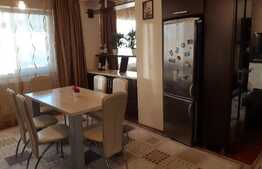 Apartament 3 camere decomandate, 70 mp, 2 garaje, zona strazii Frunzisului