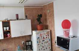 Apartament 3 camere, 53 mp, zona Lombului