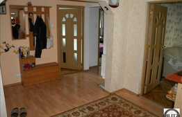 Apartament 3 camere, decomandat, zona Aleea Borsa, 67 mp, boxa depozitare