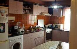 Apartament cu trei camere, 67 mp, zona strazii Dâmboviței 