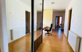 Casa cu 4 camere, 150 mp, curte, 2 parcari, zona strazii Traian Vuia 