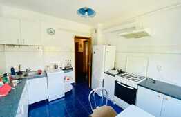 4 camere, decomandat, 100 mp, zona strazii Andrei Muresanu