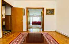 4 camere, decomandat, 100 mp, zona strazii Andrei Muresanu