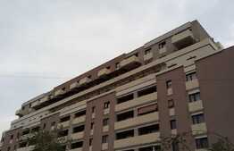 Apartament modern, 2 camere, balcon, garaj, zona Zorilor 