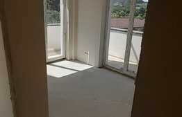 EXCLUSIVITATE! Apartament 3 camere, 75 mp, CF, 2 balcoane, zona strazii Stejarului!