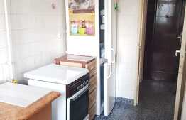 Apartament 3 camere, 60 mp, balcon, zona strazii Bucium