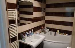 Apartament 3 camere, decomandat, 56 mp, loc de parcare, zona Oncos