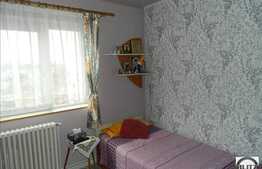 Vanzare apartament 2 camere, in zona strazii Parang cu loc de parcare