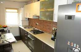 Vanzare 1 camera, 36.5 mp, parcare cu CF, A.C, zona Plopilor!