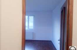 Apartament de vanzare cu 5 camere, 125 mp, decomandat