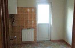Apartament de vanzare cu 5 camere, 125 mp, decomandat