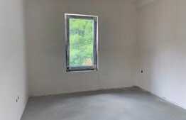 Casa cuplata de 120 mp utili, teren de 200 mp, zona Tauti!