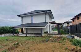 Casa individuala, 140 mp utili, 350 mp teren, asfalt, toate utilitatile, Dezmir
