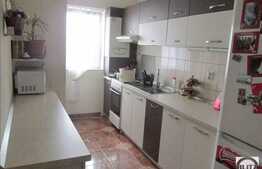 Vanzare 3 camere in zona pietei agro-alimentara, etaj intermediar