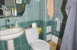 Vanzare 3 camere in zona pietei agro-alimentara, etaj intermediar