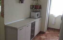 Vanzare 3 camere in zona pietei agro-alimentara, etaj intermediar