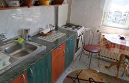 Apartament cu 1 camera, 40 mp, decomandat, parcare, zona Bloc Spray