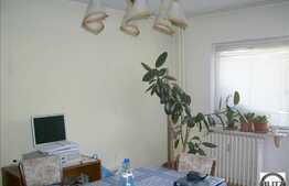 De vanzare 3 camere, 65 mp utili + loc de parcare