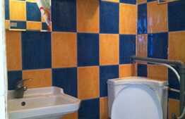 Apartament cu 2 camere, 50 mp, decomandat, zona UMF