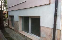 Apartament cu 2 camere, 50 mp, decomandat, zona UMF