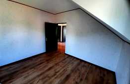 Casa individuala, finisata,160mp, garaj, teren de 471mp, Exterior Est      