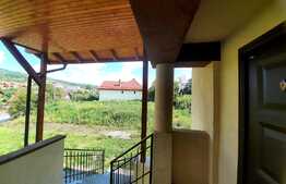 Casa individuala, renovata, 120mp si teren de 700mp, la 5 min de Auchan