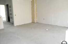 De vanzare apartament cu 3 camere, semidecomandat