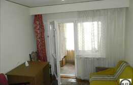 Vanzare 3 camere decomandate la etaj intermediar