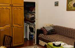 Daca vrei sa iti servesti cafeaua de dimineata in mica ta gradina! Casa de vanzare la pret de apartament!