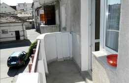 De inchiriat 4 camere decomandate, 95 mp, mobilat modern, zona strazii Bucuresti