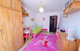 Apartament modern cu 3 camere, parcare! Zona Subcetate!