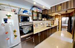 Apartament 3 camere, zona centrala Floresti!