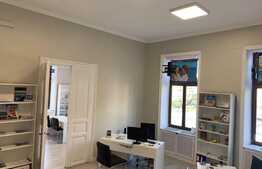 Spatiu central, 75 mp, cladire istorica, ideal pentru cabinete/agentii