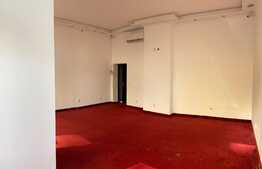 Spatiu comercial, 85 mp, vitrina la strada, vad excelent