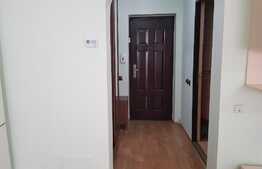 Garsoniera la cheie, etaj 1, parcare cu CF, balcon inchis! Zona strazii Eroilor!