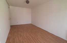 Garsoniera finisata, etaj intermediar, zona Porii