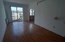 Garsoniera finisata, etaj intermediar, zona Porii